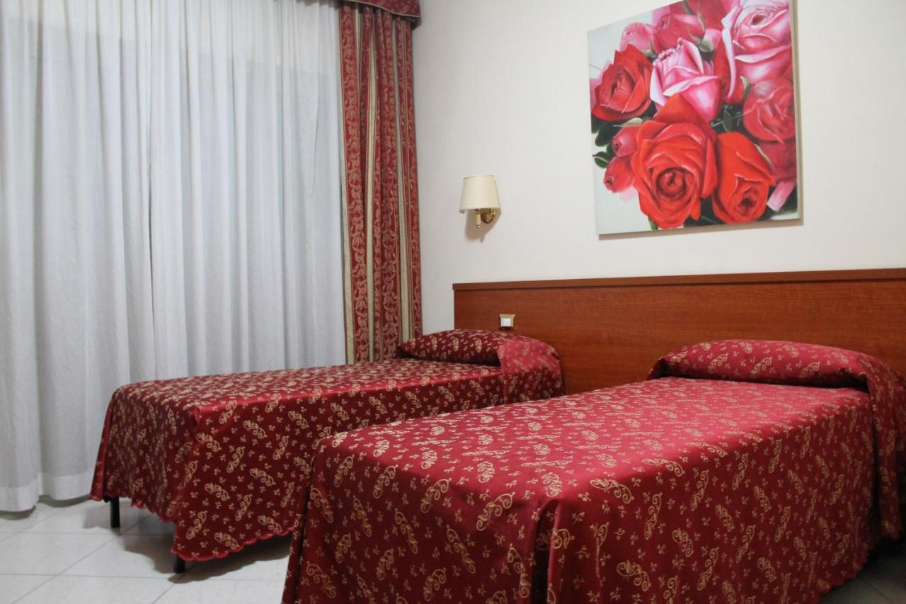 Hotel Vitti Рим Екстериор снимка