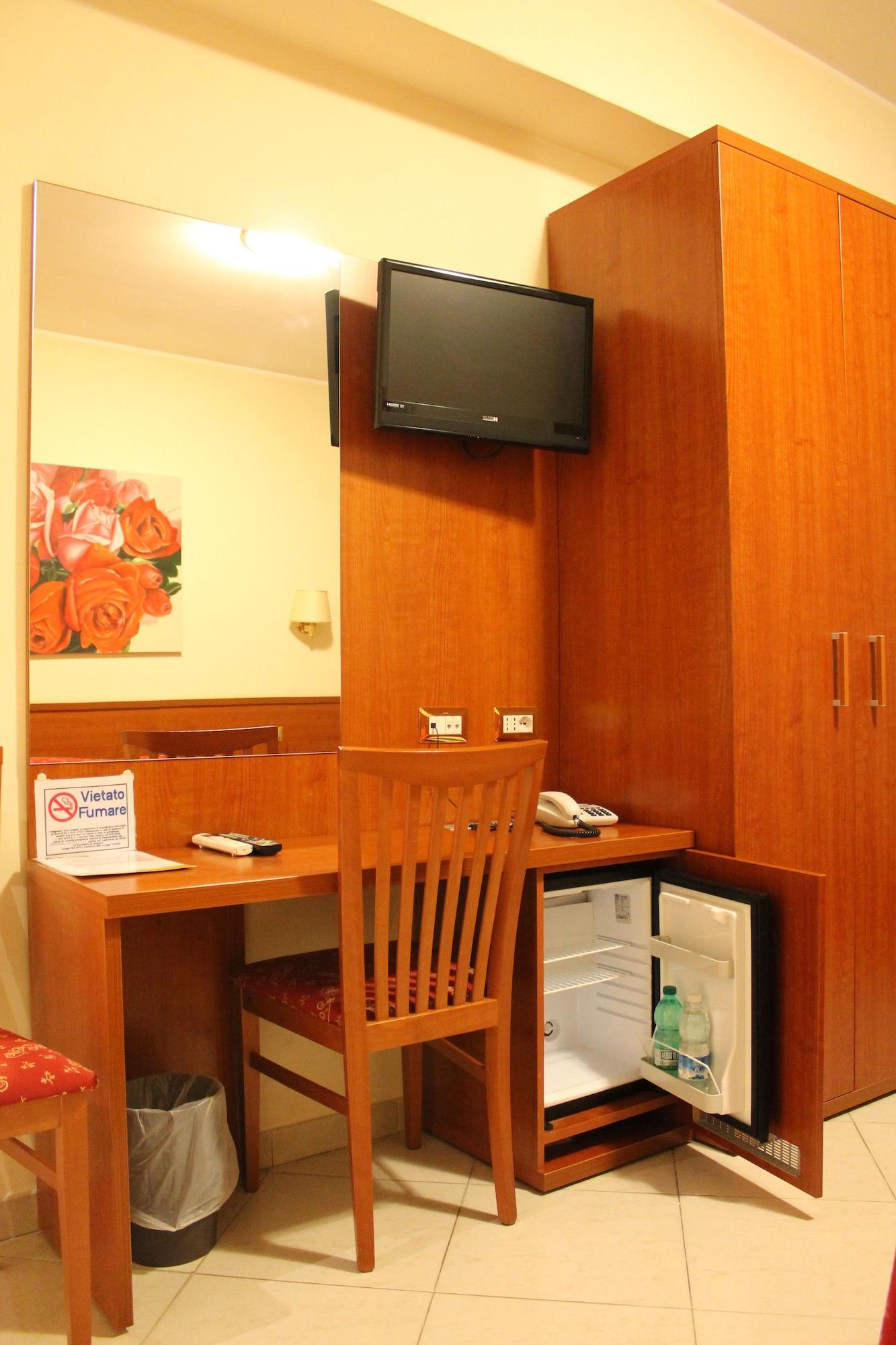 Hotel Vitti Рим Екстериор снимка