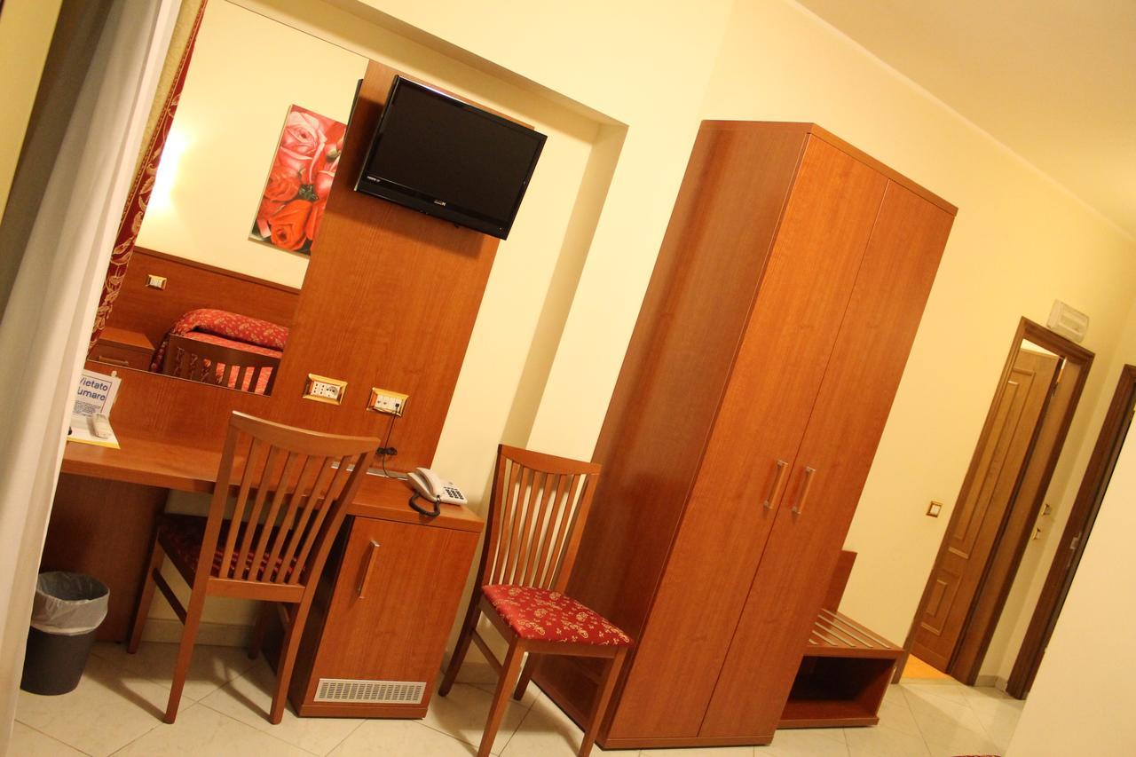 Hotel Vitti Рим Екстериор снимка