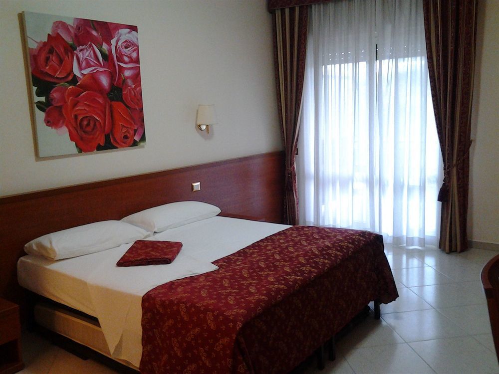 Hotel Vitti Рим Екстериор снимка