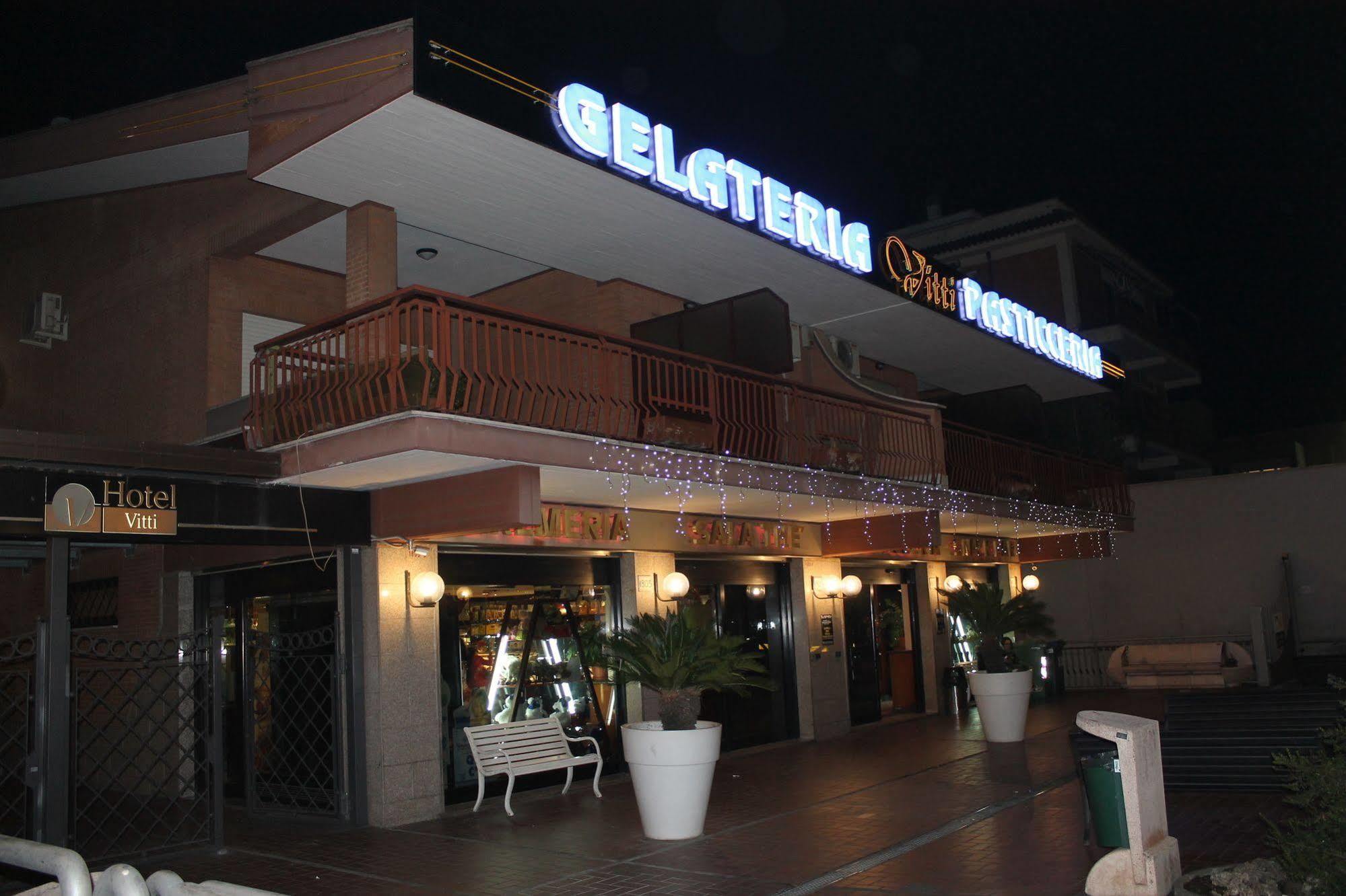 Hotel Vitti Рим Екстериор снимка